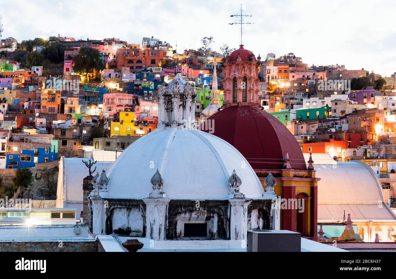 Mexiko, Guanajuato State, Guanajuato, Blick auf die bunte Stadt Stockfoto