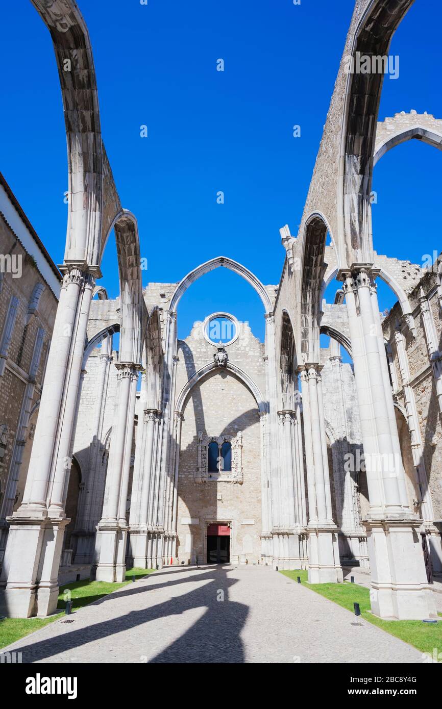 Kirche tun Carmo Ruinen (abgerissen durch das Erdbeben von 1755), Lissabon, Portugal, Europa Stockfoto