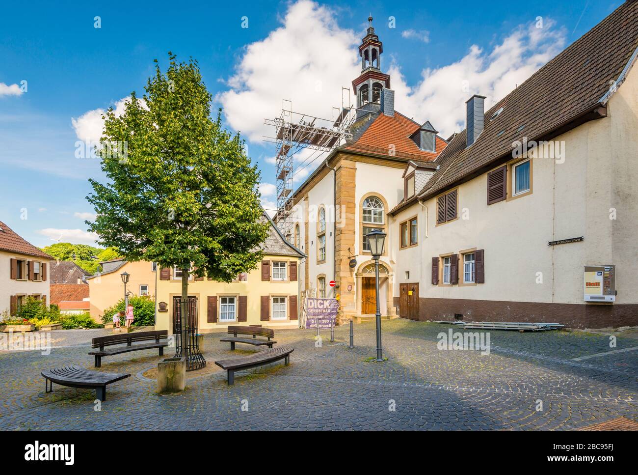 Amtsgasse in der historischen Altstadt von Meisenheim am Glan, gut erhaltene mittelalterliche Architektur im Nordpfälzer Bergland, eine Perle im Glant Stockfoto