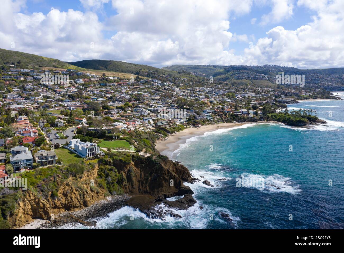 Luftaufnahmen von Two Rock Point in Laguna Beach, Orange County, Kalifornien Stockfoto