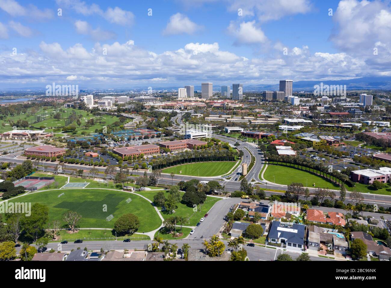 Blick auf die Skyline von Newport Beach Center Stockfoto