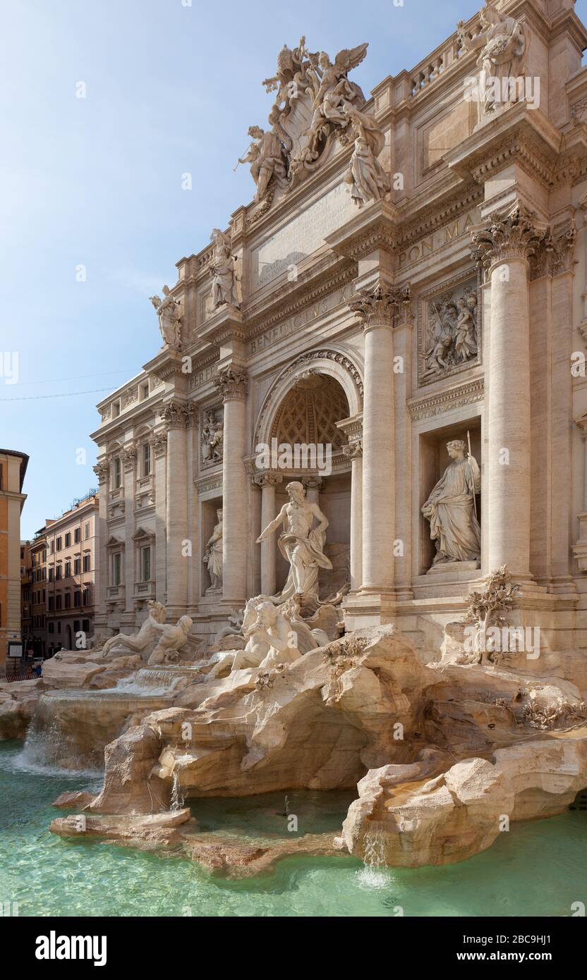 Der Trevi-Brunnen (Fontana di Trevi). Brunnen im Bezirk Trevi in Rom, Italien Stockfoto