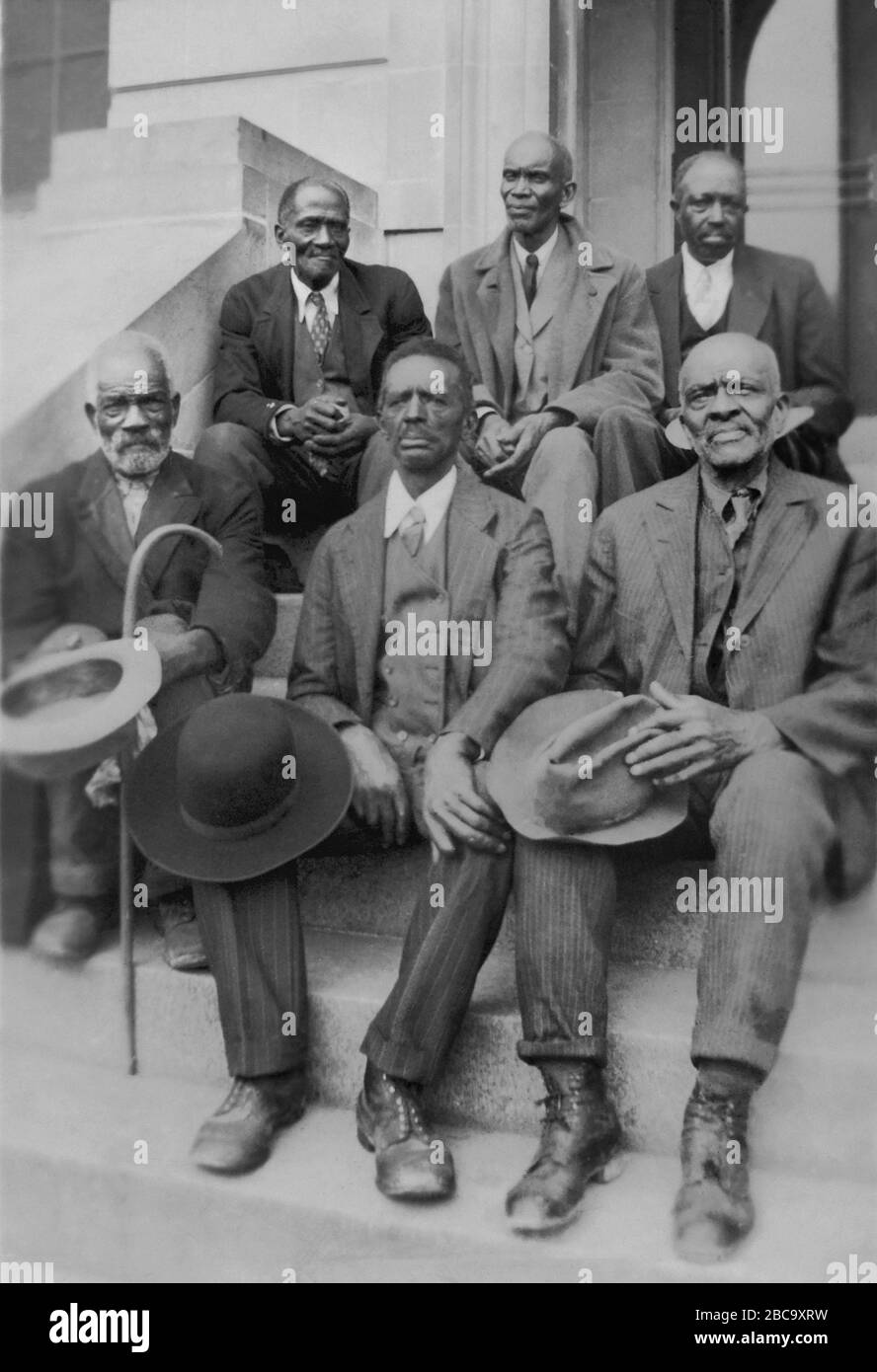 Gruppe von Ex-Sklaven am Old Slave Day, Full-Length Portrait, Southern Pines, North Carolina, USA, aus dem Federal Writer's Project, geboren in der Sklaverei: Slave Narratives, United States Work Projects Administration, 1937 Stockfoto