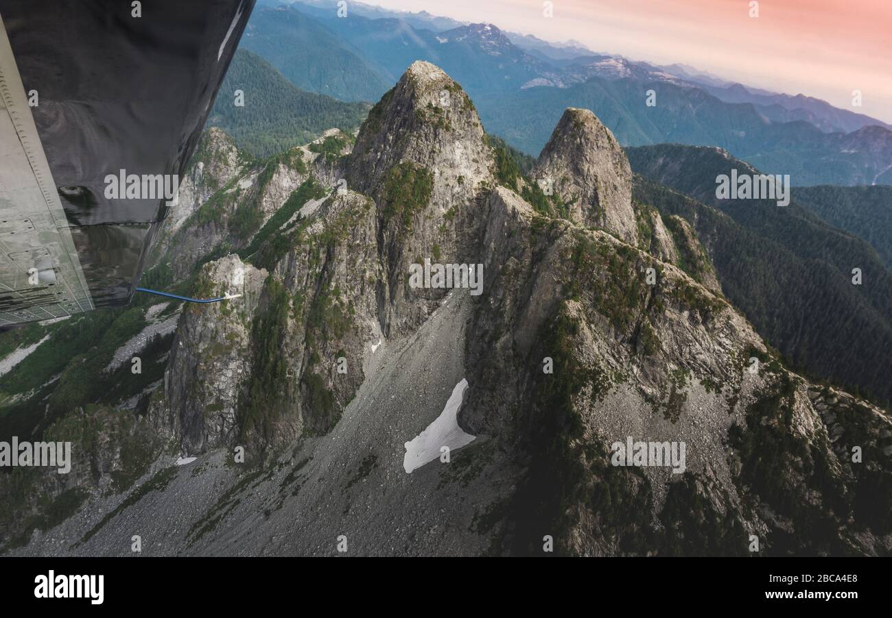 Wunderschöne kanadische Natur voller Berge, Wälder und Seen rund um Vancouver City Stockfoto