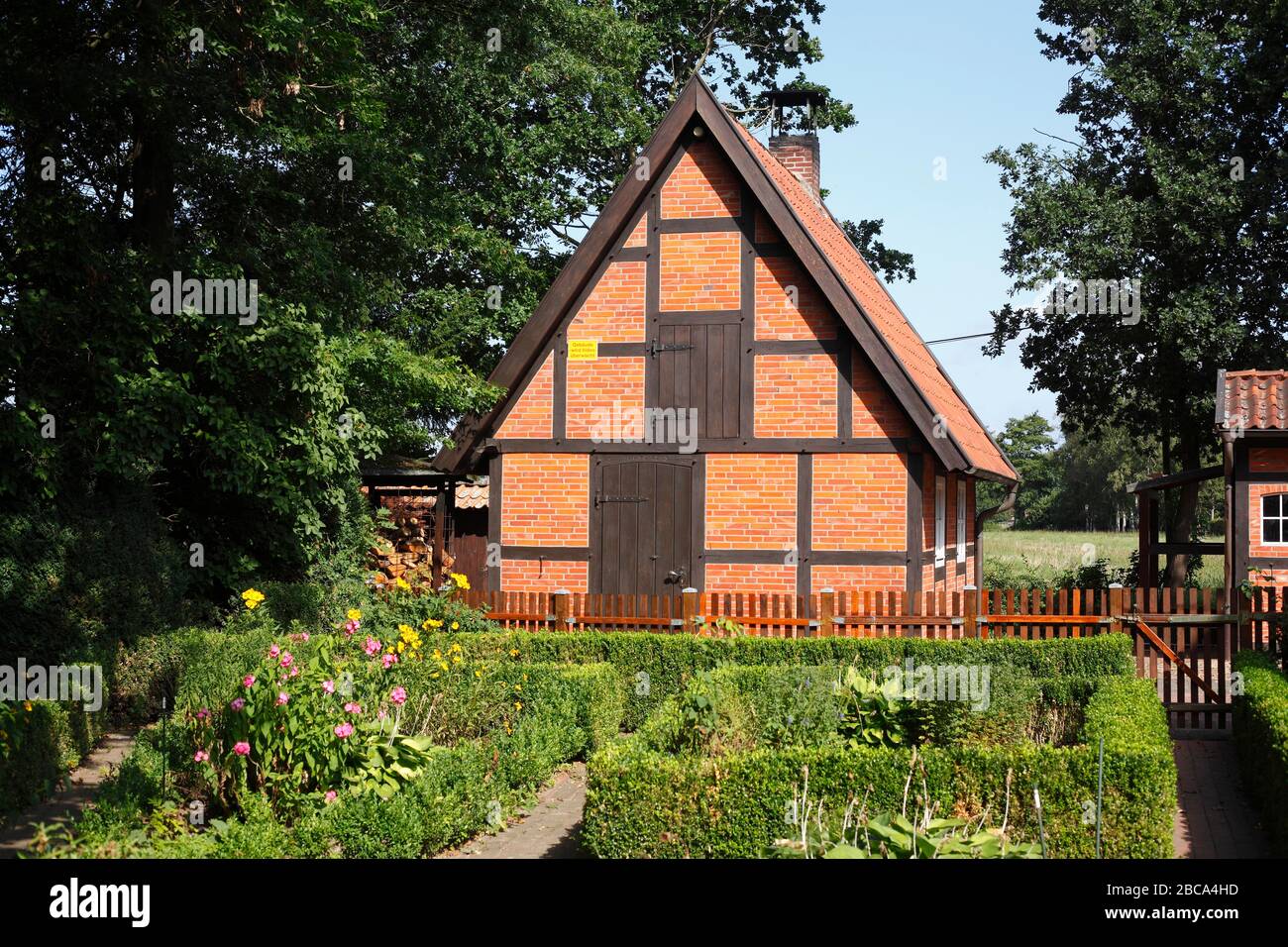 Cottage Garden, Fachwerkhaus, Oyten, Niedersachsen, Deutschland, Europa Stockfoto