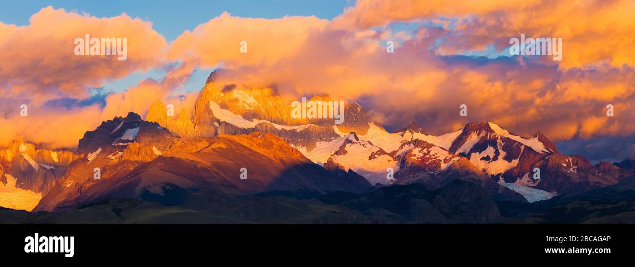 Argentinien, Provinz Santa Cruz, Nationalpark Los Glaciares, Bergkette Fitz Roy bei Sunrise Stockfoto