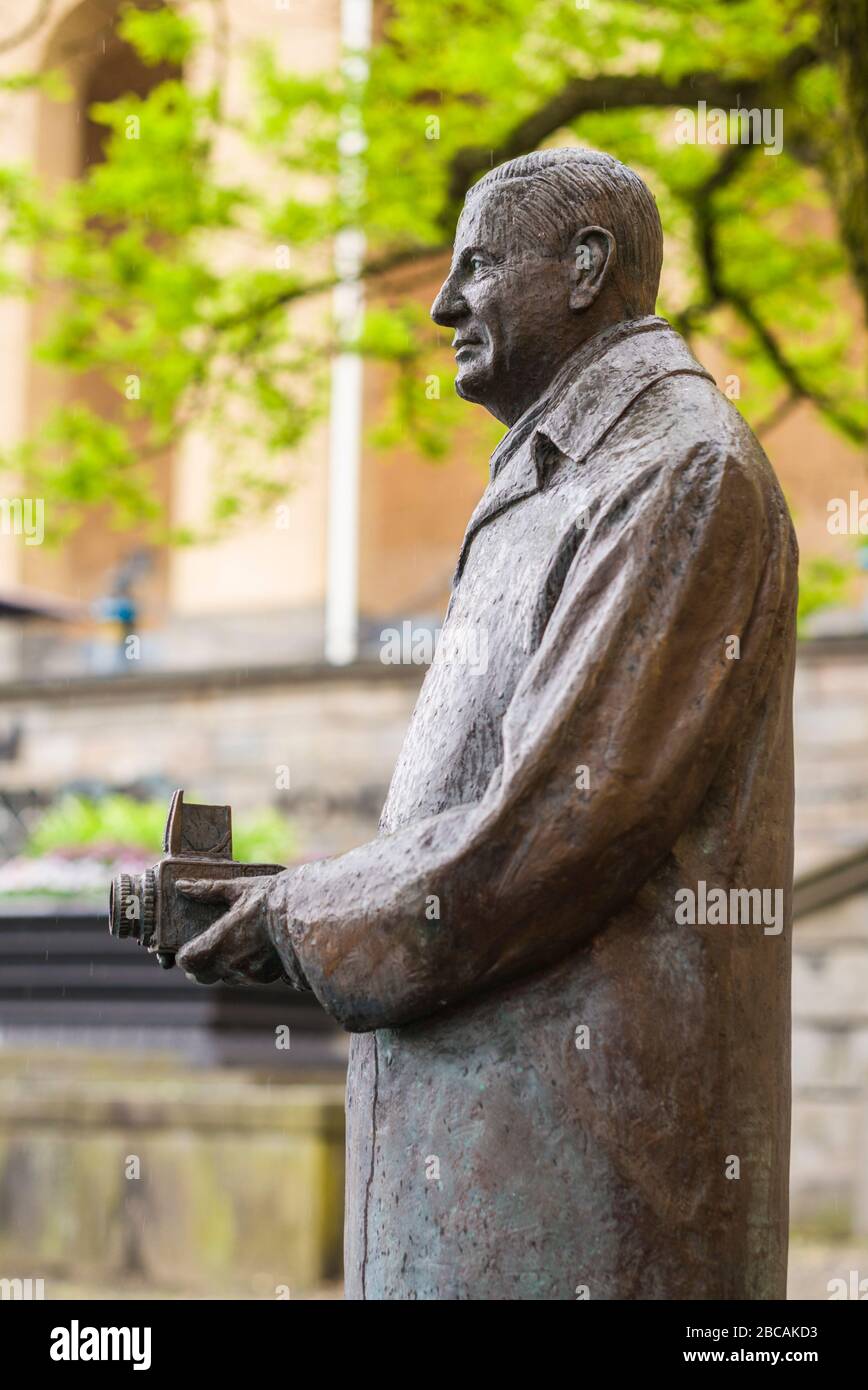 Schweden, Vastragotland und Bohuslan, Gothenburg, Statue des schwedischen Hasselblad Kamera-Erfinders Victor Hasselblad Stockfoto