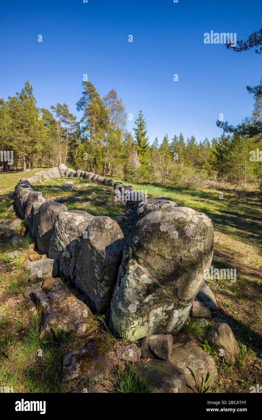 Schweden, Gotland Island, Klinte, Tjelvars Grav, Wikingerzeit, Grabsteine, die wie der Rumpf eines Schiffes angeordnet sind Stockfoto