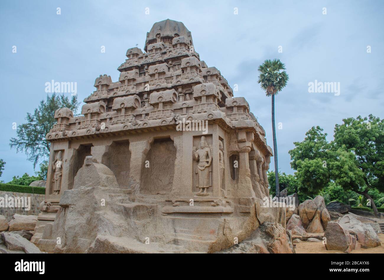 Seashore Tempel, Ganesh Ratha, fünf Rathas, Arjuna Buße sind UNESCO-Weltkulturerbe in Mamallapuram aka Mahabalipuram in Tamil Nadu, Ind Stockfoto