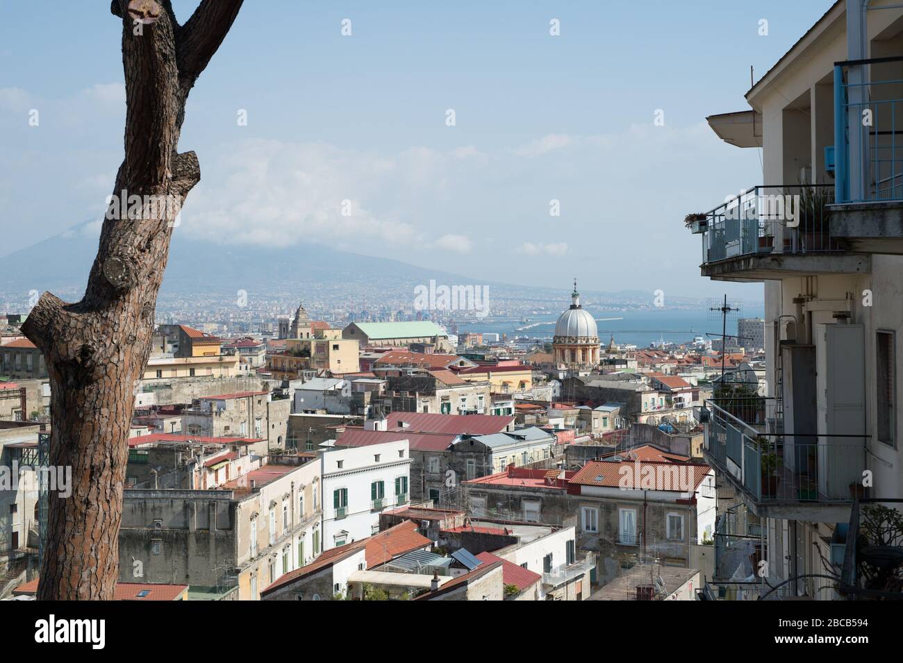 Blick auf Neapel in cronavirus Zeit aufgegeben Stockfoto