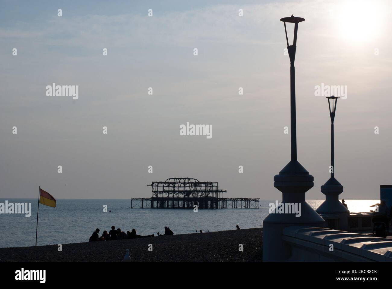 Ruinen Meer Überreste Überreste von Stahlbau Silhouette West Pier, Brighton, East Sussex BN1 Stockfoto