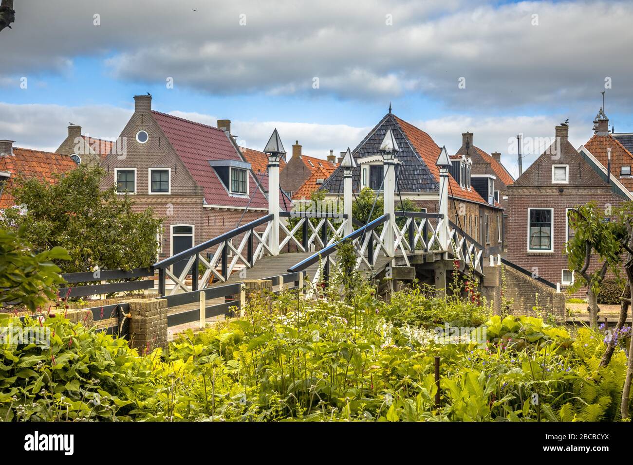 Dorfszene in der Stadt Hindeloopen, Friesland, Niederlande Stockfoto