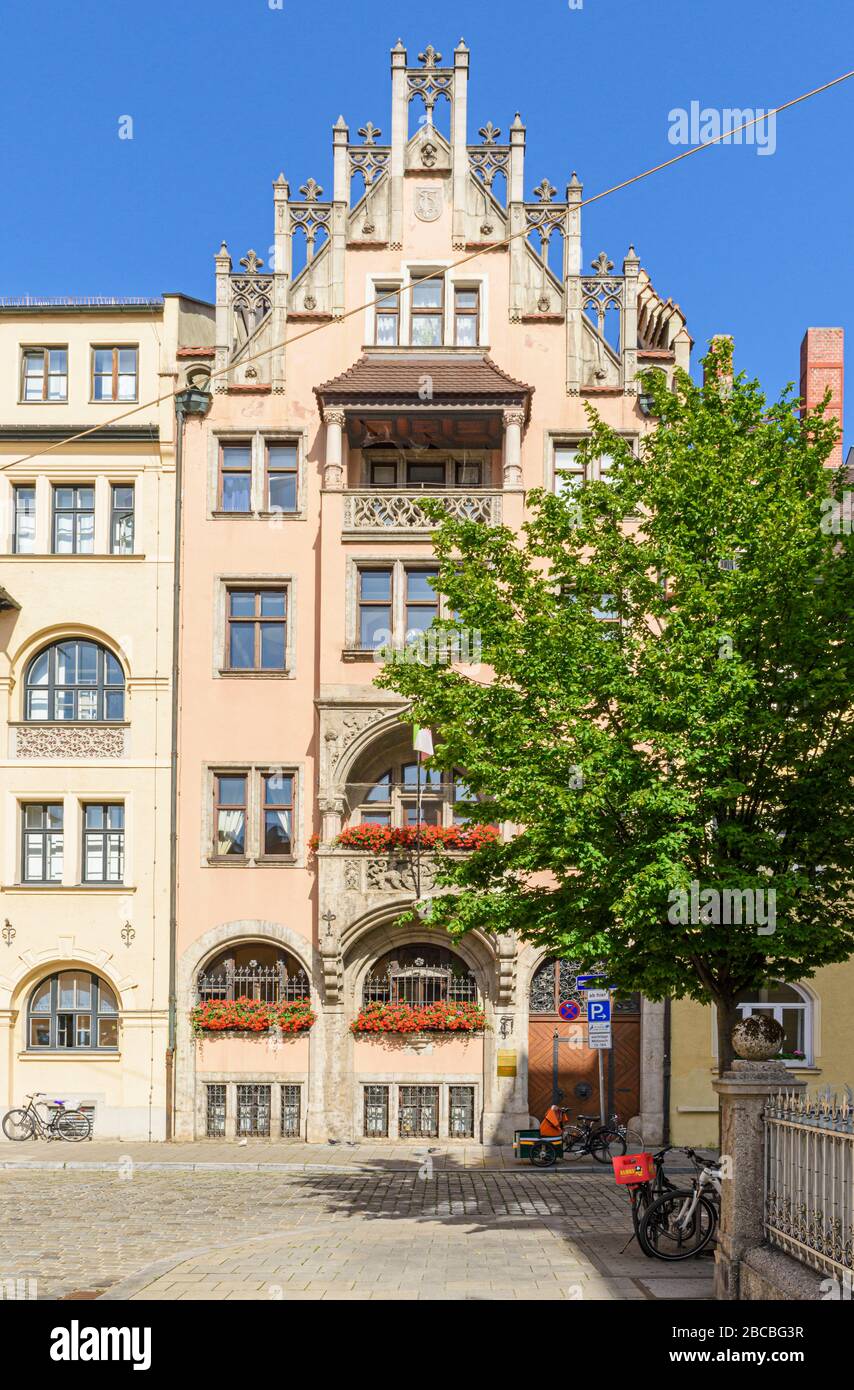 Traditionelle bayerische Straßenarchitektur, München, Deutschland Stockfoto