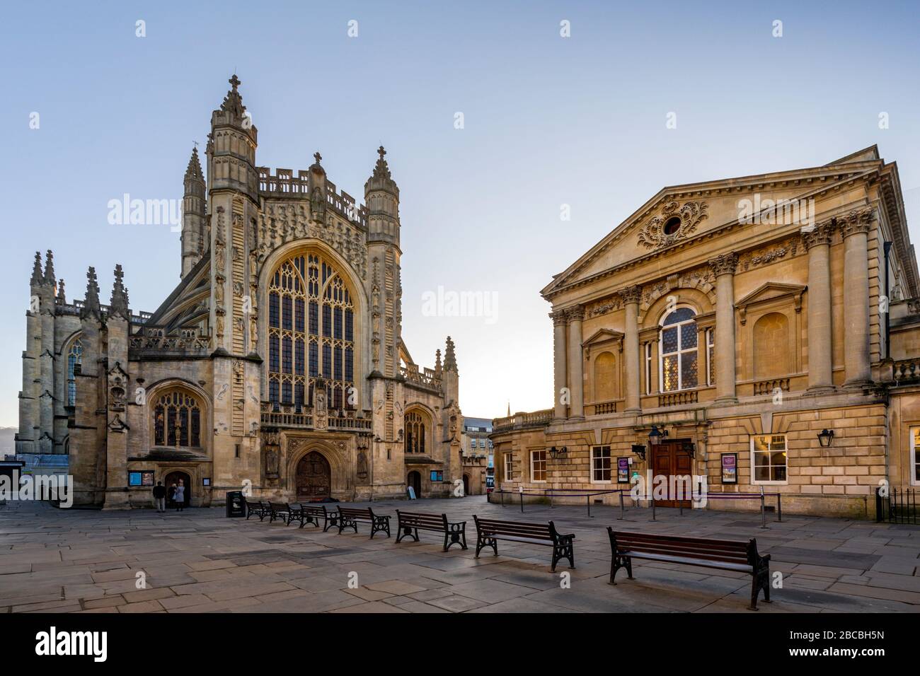 The Roman Baths & Bath Abbey, Bath Somerset England, Großbritannien Stockfoto