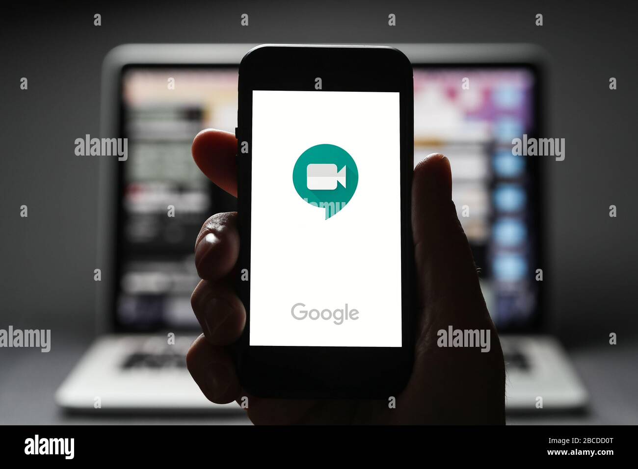 Google Meet App auf einem Handy Stockfoto