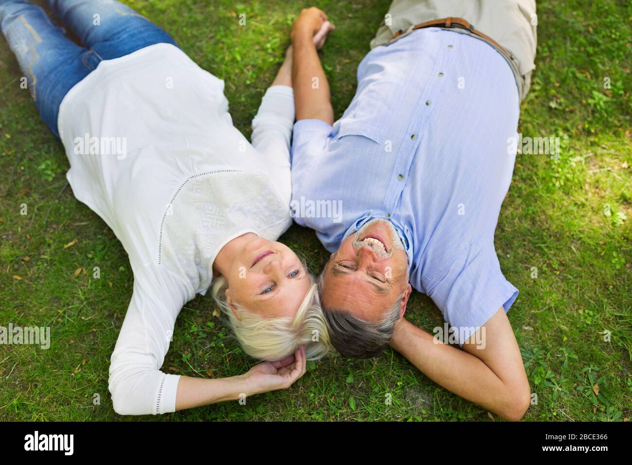 Senior Couple Sitting Park Stockfoto