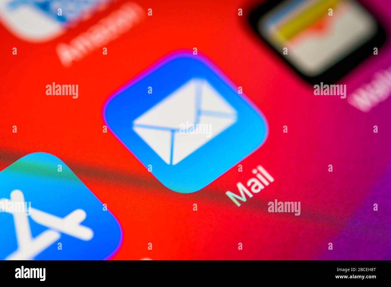 Apple Mail App, E-Mail, Symbol, Logo, Display, Bildschirm, iPhone, App, Handy, Smartphone, iOS, Detail, Vollformat Stockfoto