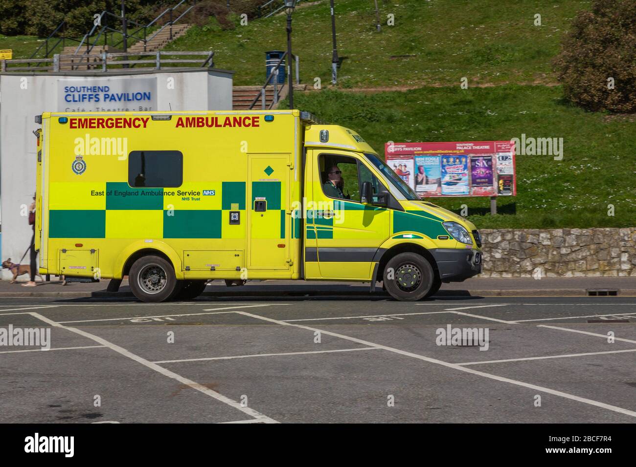 Southend-on-Sea, Großbritannien. April 2020. Notarztwagen aus dem Osten Englands an der Küste in Southend-on-Sea, Essex. Penelope Barritt/Alamy Live News Stockfoto