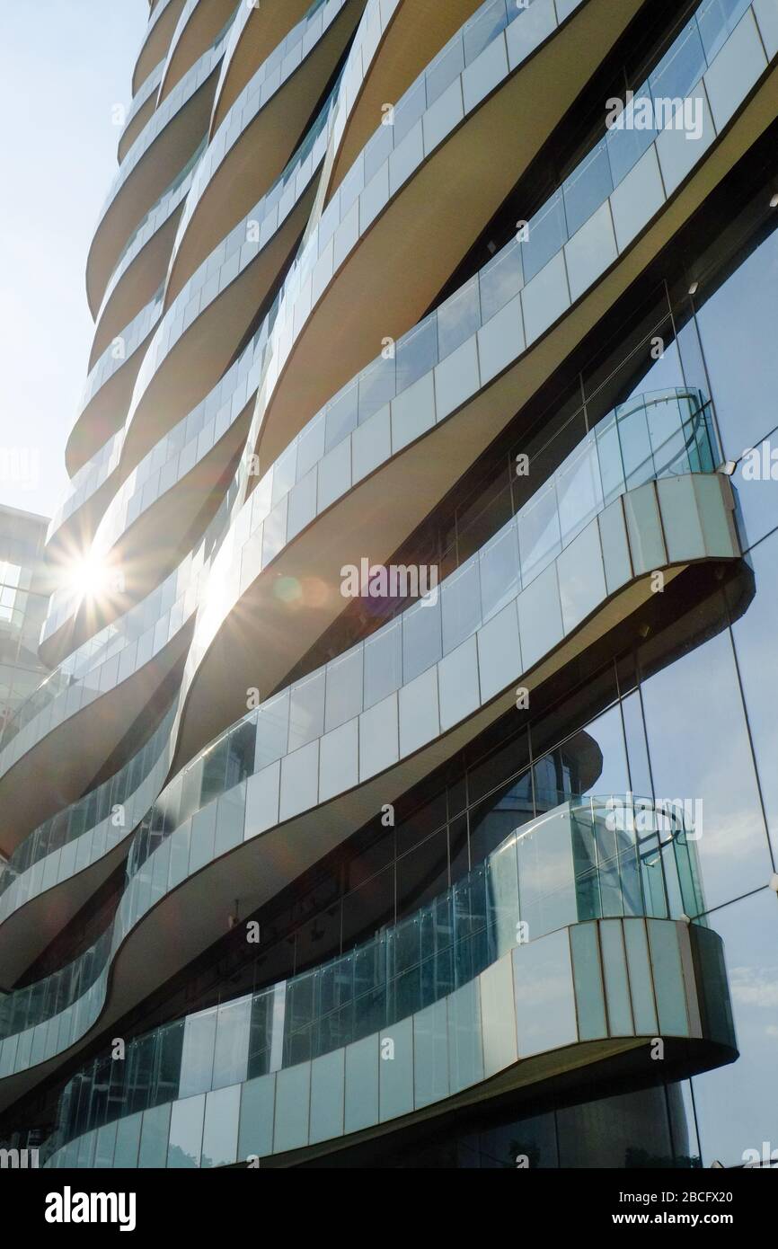 Wave-Boden Bürogebäude Fassade in bangkok thailand Stockfoto