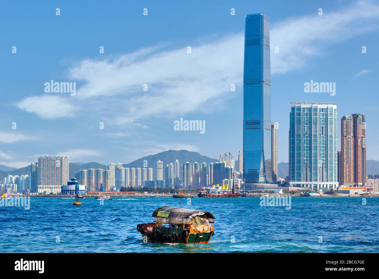 Hongkong, China. Hongkong, China. Blick über den Victoria Harbour zum Wolkenkratzer des International Commerce Centre auf Kowloon. Das Gebäude ist ein 118-Lager Stockfoto