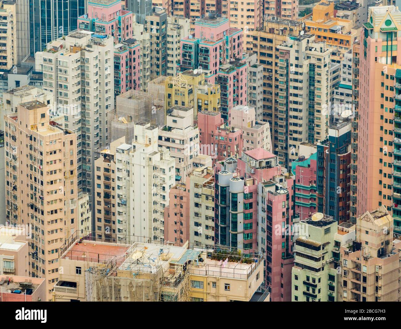 Hongkong, China. Wolkenkratzerwohnungen. Städtische Dichte. Stockfoto