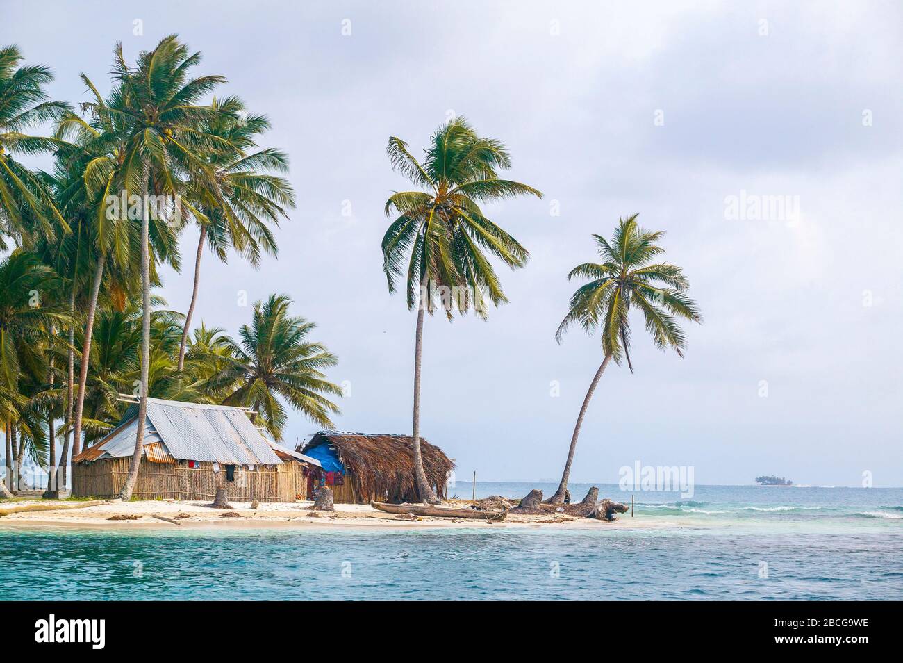Palmeninseln der abgelegenen San Blas Inseln Archipel von Kuna Yala, Panama Stockfoto