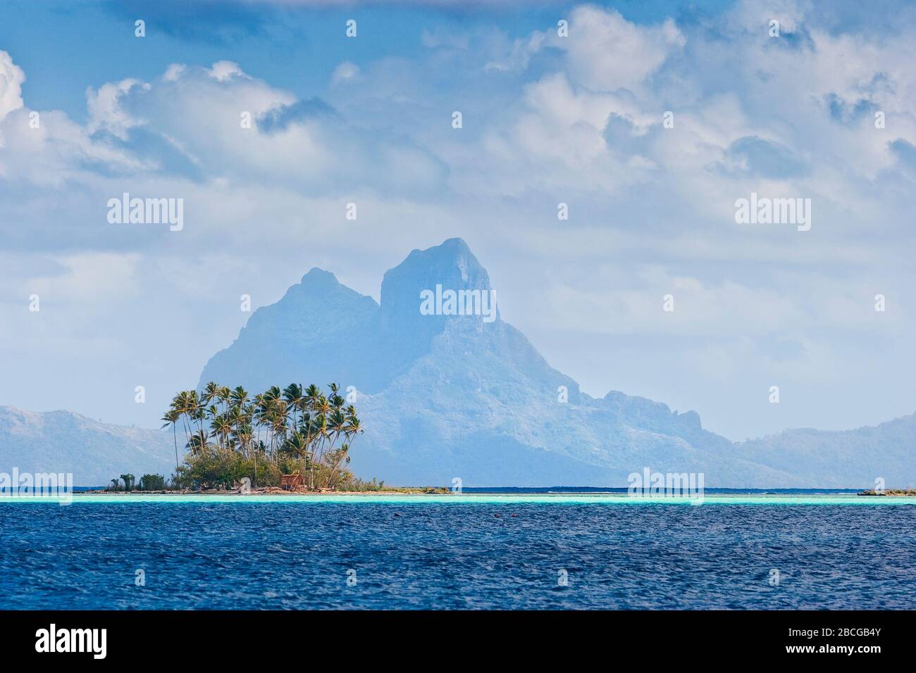 Spektakuläre Aussicht auf Bora Bora Island, Gesellschaftsinseln, Französisch-Polynesien, südpazifische Inseln Stockfoto