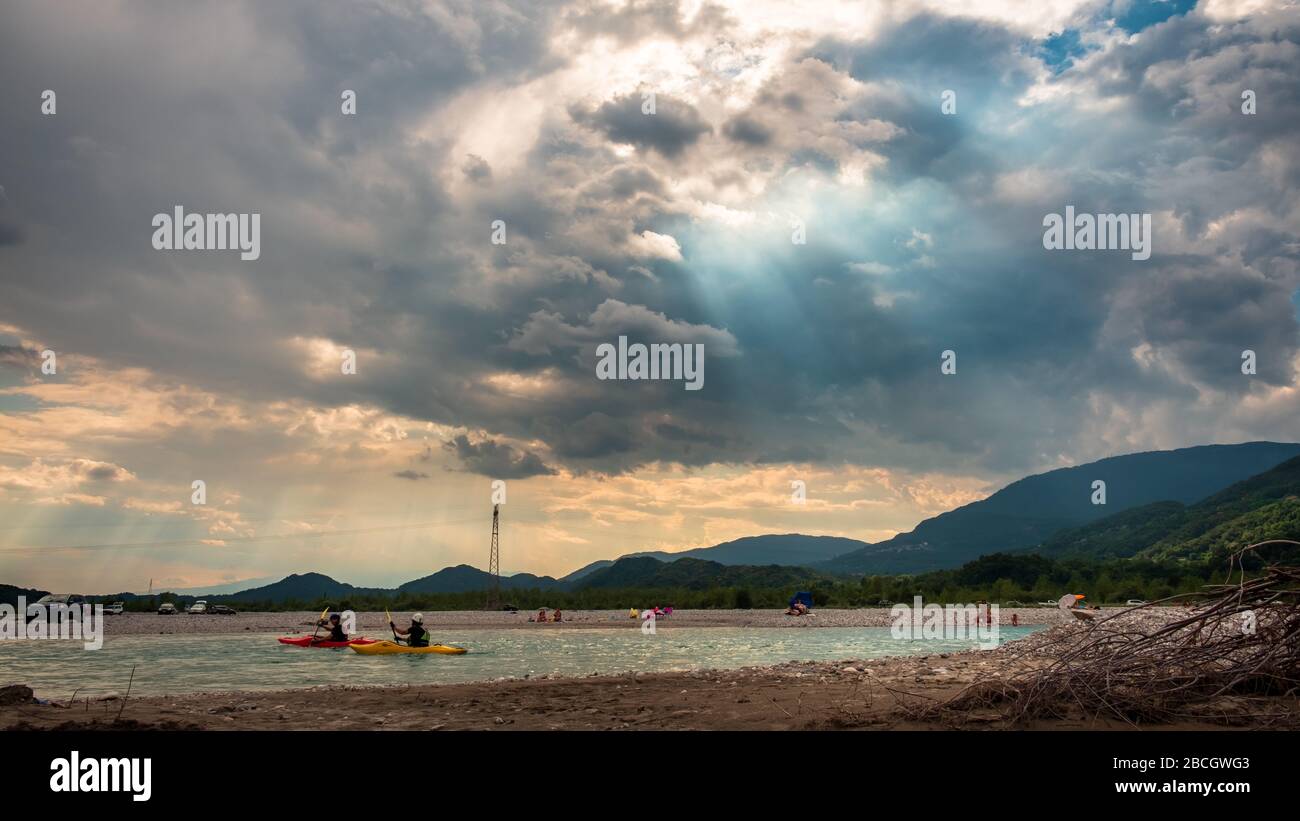 Sturm über Tagliamento in Friuli Venezia-Giulia Region, Italien Stockfoto