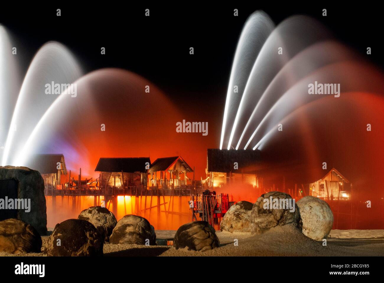 Sentosa zeigen Singapur. Flügel der Zeit. Diese spektakuläre Lichtshow über Freundschaft und Mut ist ein passendes Ende für den Tag in Sentosa Stockfoto