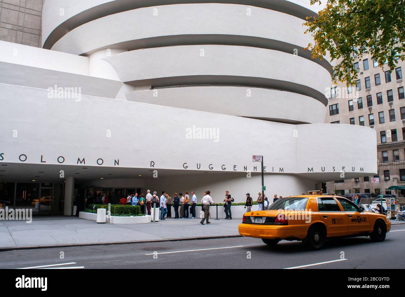 Fassade des Guggenheim Museums, New York City, USA. Das Solomon R. Guggenheim Museum, oft auch Guggenheim genannt, ist ein Kunstmuseum, das sich an einem befindet Stockfoto