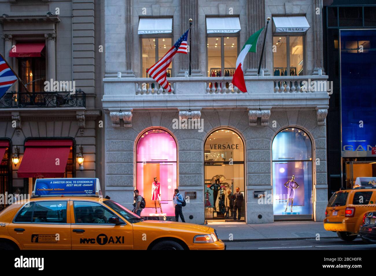 Showcase Versace Store an der Fifth Avenue in Manhattan New York USA. Stockfoto