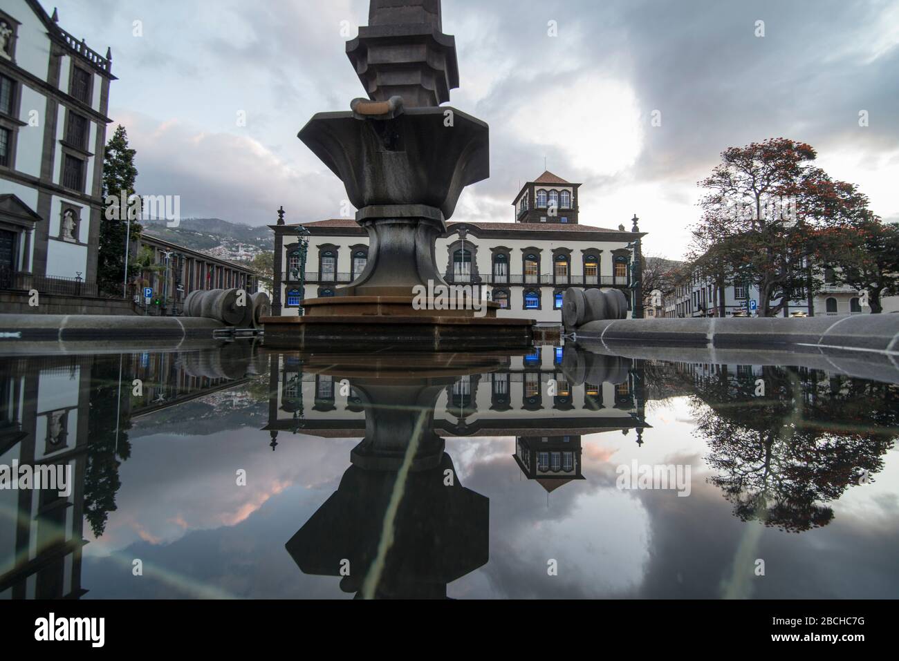 Die Parca da Municipio im Stadtzentrum von Funchal auf der Insel Madeira in Portugal. Portugal, Madeira, April 2018 Stockfoto