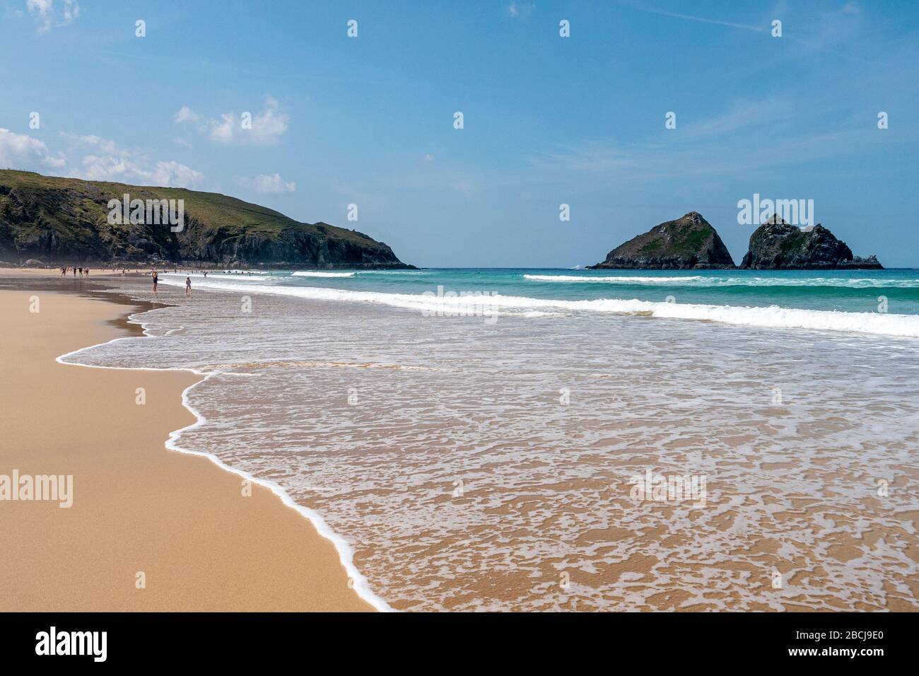 Carter's oder Gull Rocks vom Holywell Beach, Holywell, im Norden Cornwalls, Großbritannien. Stockfoto