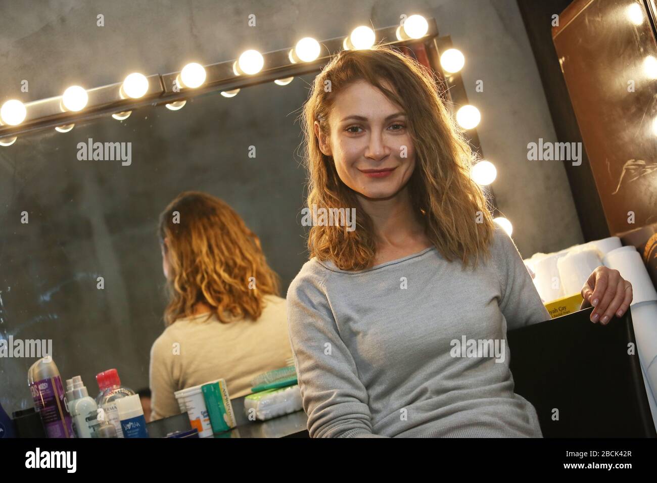 ISTANBUL, TÜRKEI - 21. APRIL: Berühmte türkische Schauspielerin, Fernseh- und Filmstar ECE Dizdar Porträt am 21. April 2018 in Istanbul, Türkei. Stockfoto