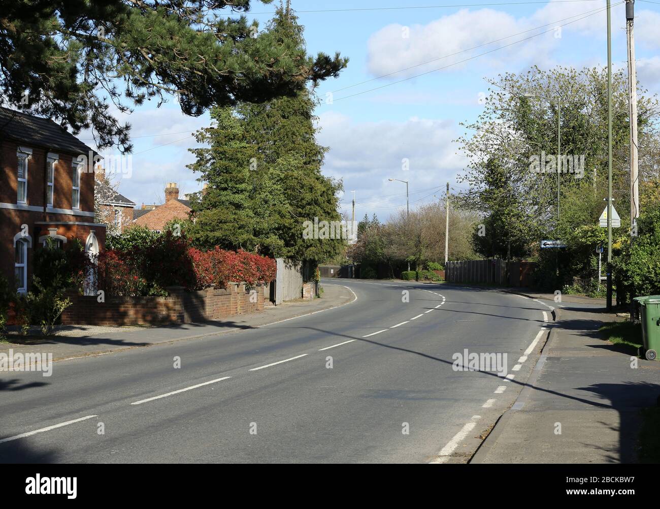 Selten in normalen Zeiten zu sehen; die verlassene A.38, wie es zwischen Worcester & Droitwich Spa während Pandemic Lockdown läuft. Stockfoto