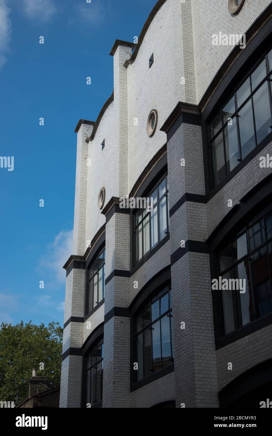 Voysey House, Barley Mow Passage, Chiswick, London, W4 4PN Entworfen von C. F. A. Voysey (Charles Francis Annesley Voysey). Stockfoto