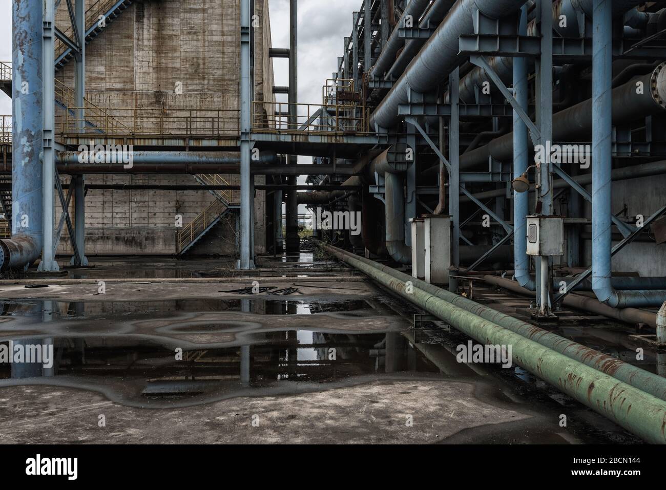 Industriegebäude in verlassenen Fabrik Stockfoto