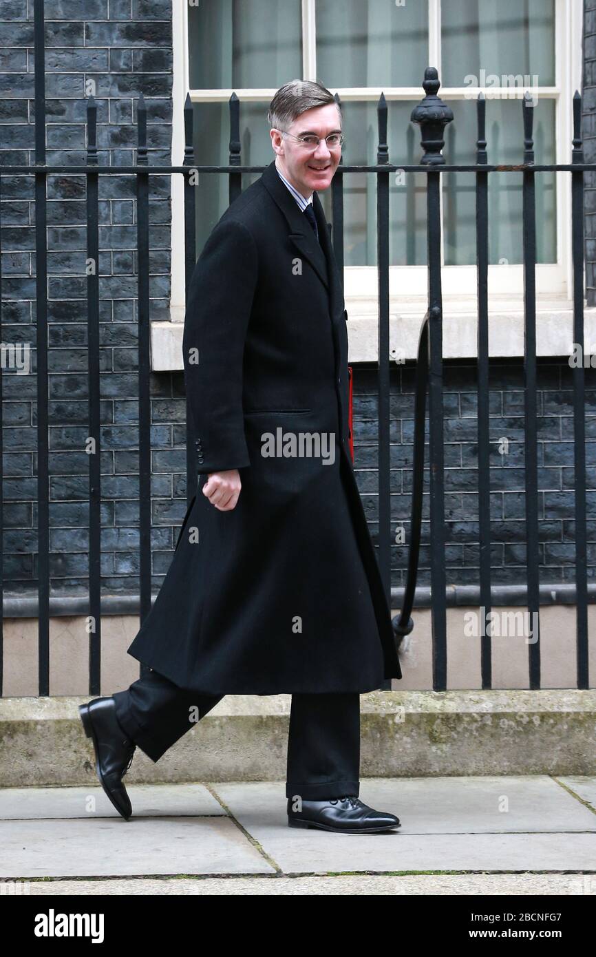 London, Großbritannien - 11. März 2020: Jacob Rees-Mogg kommt zu einer Kabinettssitzung in der Downing Street 10 in London, Großbritannien, an. Stockfoto