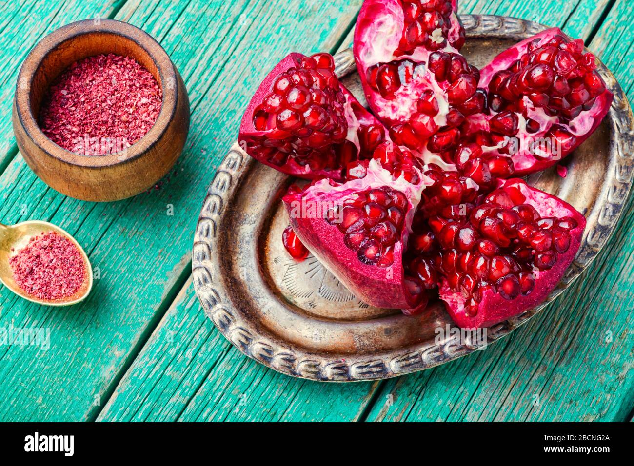 Duftende Gewürze aus Granatapfel, türkische Würze. Stockfoto