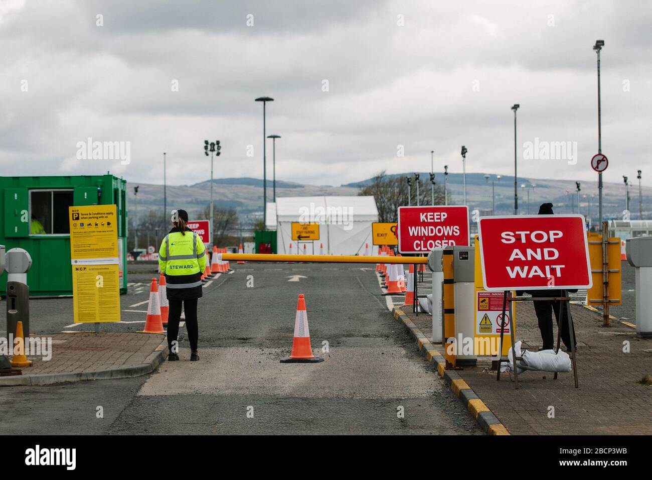 Corona Virus Testing Center am Flughafen Glasgow, Glasgow. Stockfoto