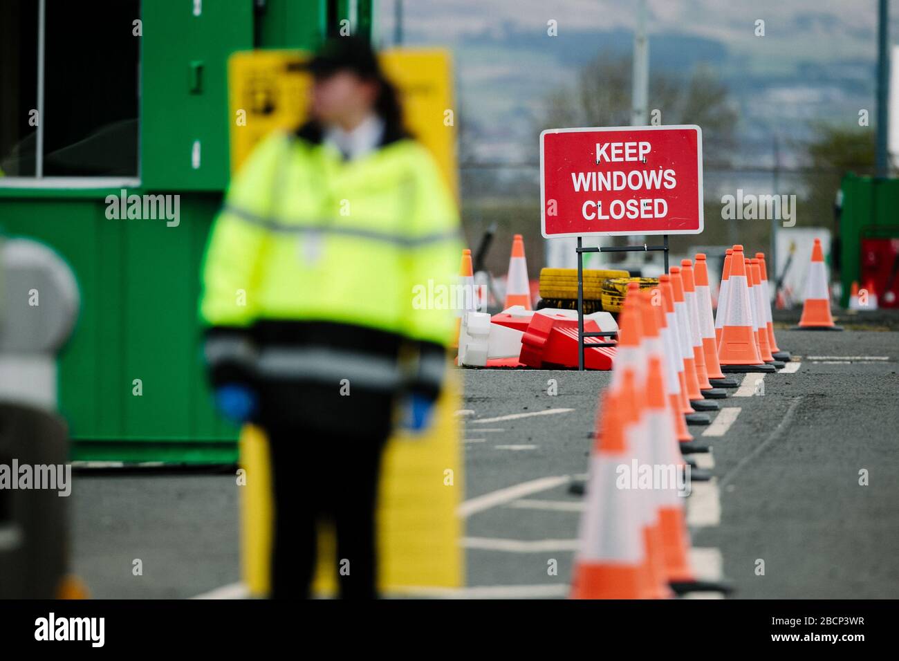 Corona Virus Testing Center am Flughafen Glasgow, Glasgow. Stockfoto