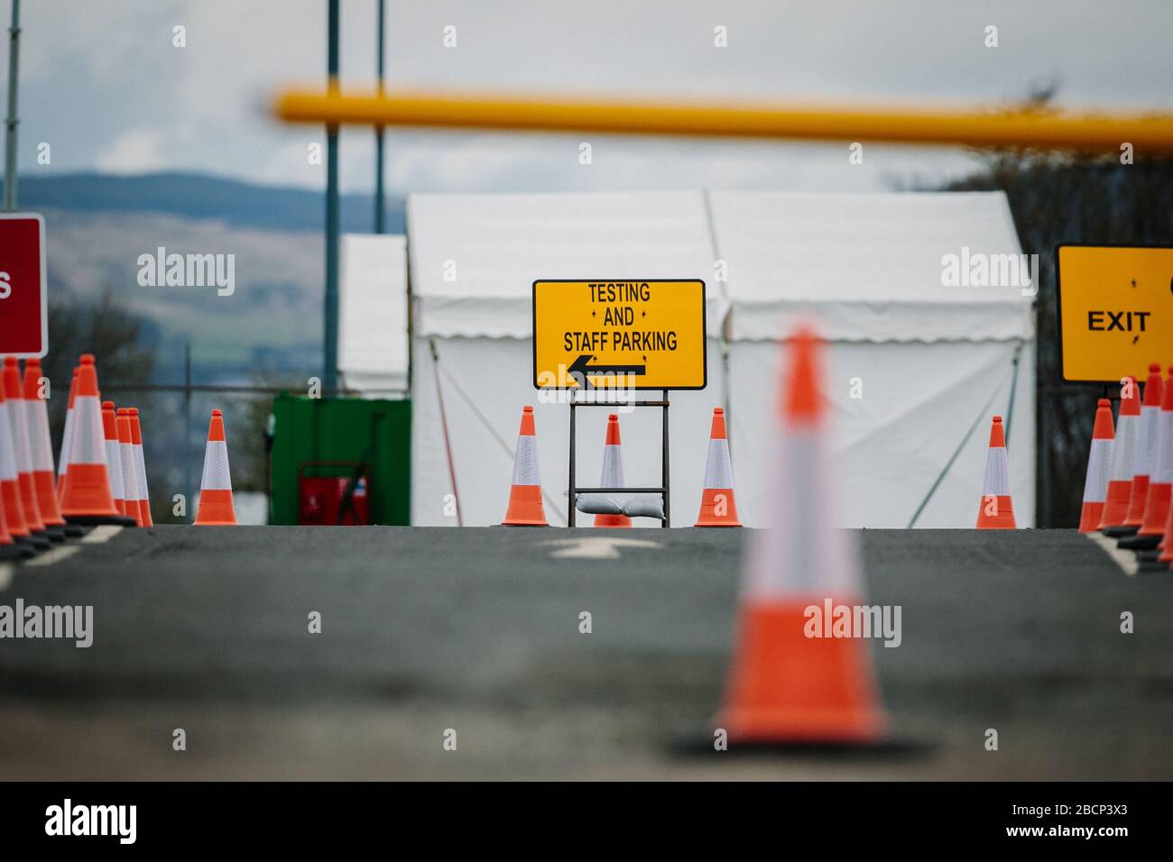 Corona Virus Testing Center am Flughafen Glasgow, Glasgow. Stockfoto