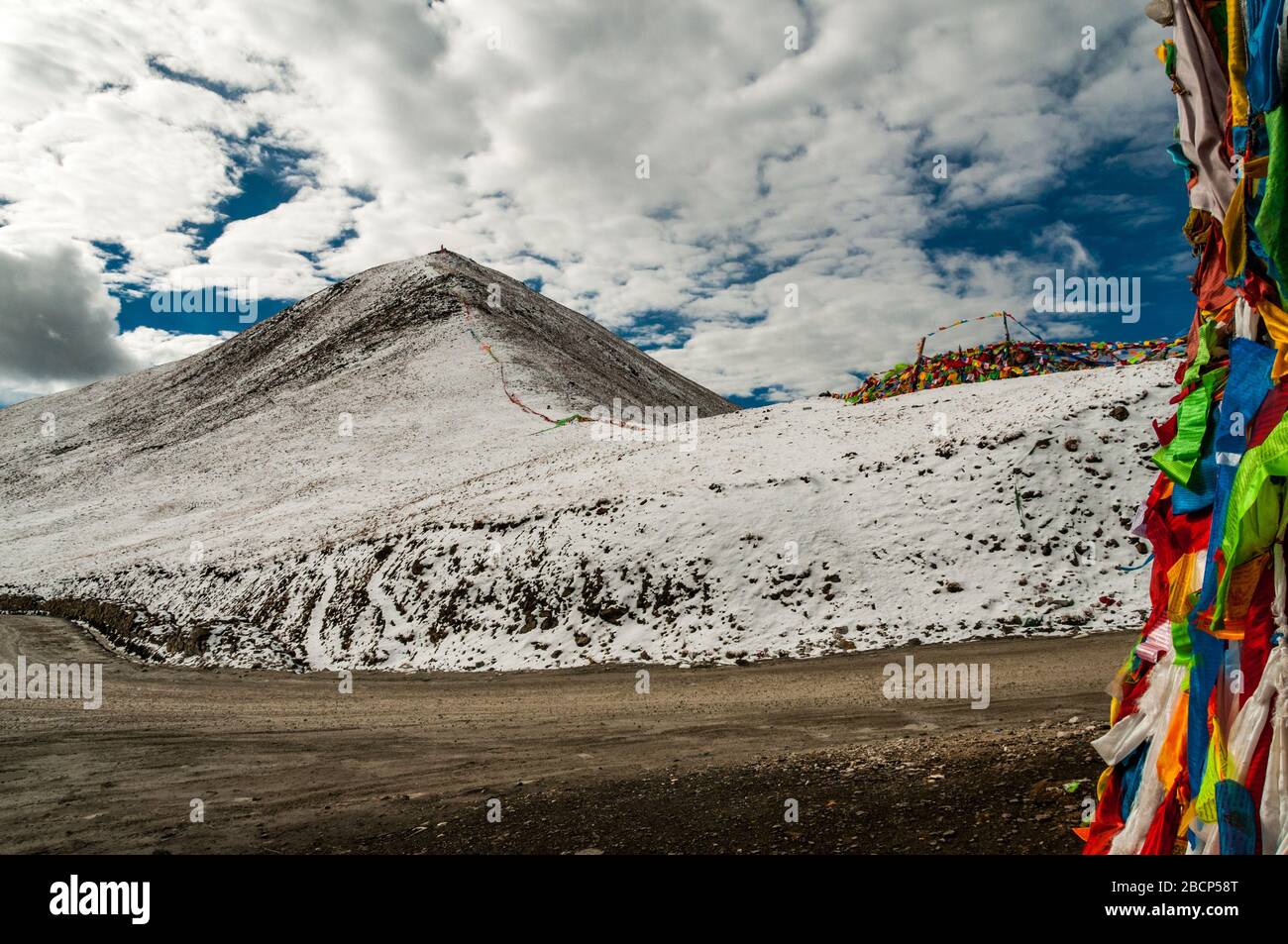 Rund 4800m hoch am Berg Zhuodala (Caodala) an die Schneegrenze, Ganzi Stockfoto