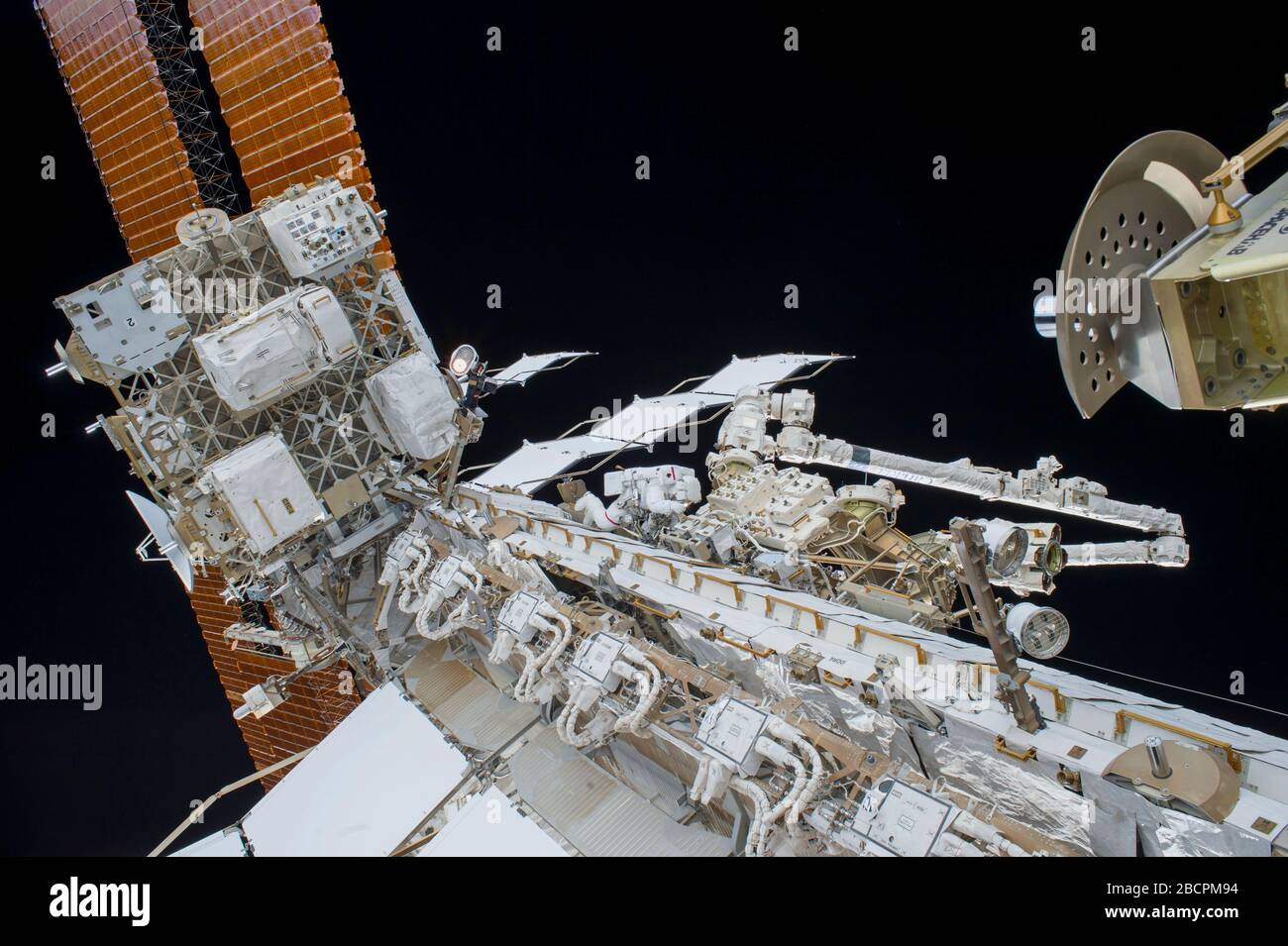 ISS - 15. Januar 2016 - der britische ESA-Astronaut Tim Peake vor der Internationalen Raumstation in seinen Raumanzapfeln während eines Raumflugs - der erste überhaupt o Stockfoto