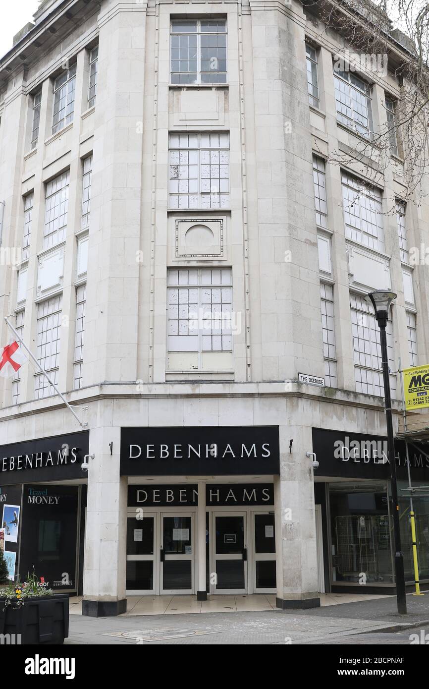 Debenhams auf der Oxbode, Gloucester - die Ladenkette hat beschlossen, ihren Gloucester Shop zu schließen - 4.4.2020 Picture by Antony Thompson - Thousand Word Stockfoto