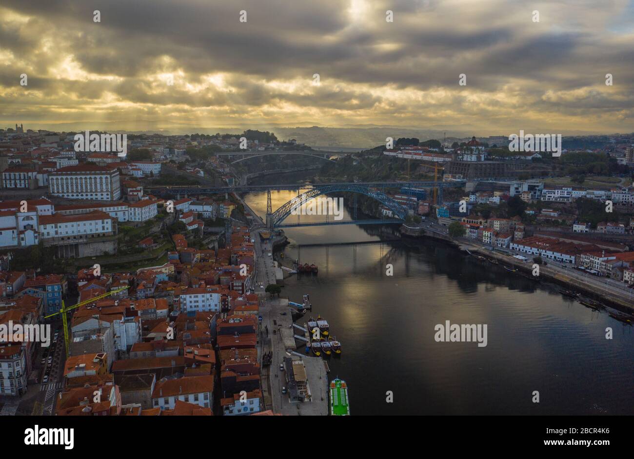 Porto in Portugal Stadtbild, Luftaufnahme Drohne Stockfoto