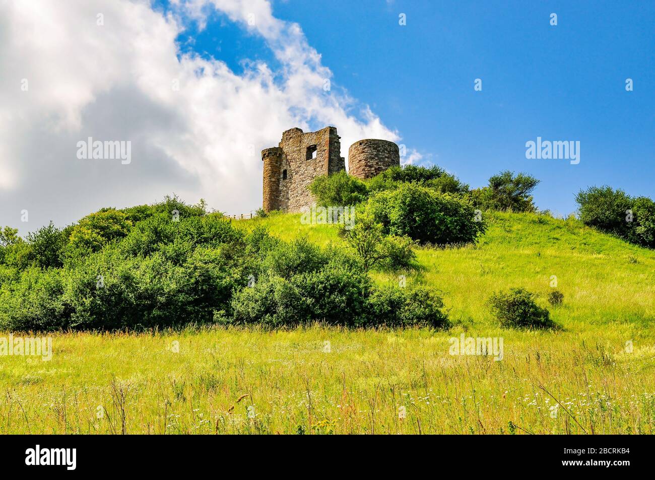 Ruinen der alten Räuberritterburg desenberg in warburg, deutschland Stockfoto