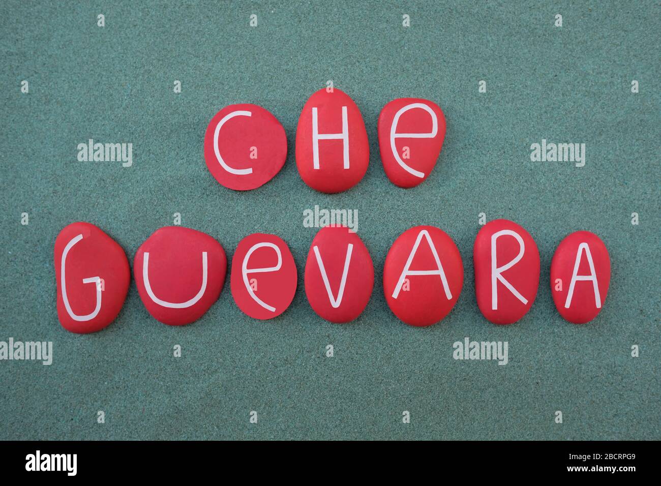 Che Guevara, argentinischer marxistischer revolutionärer Held, mit roten farbigen Steinen zusammengesetzter Name Stockfoto