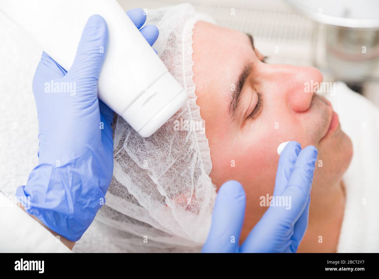 Anti-Aging-Kosmetikmaske für Erwachsene Stockfoto