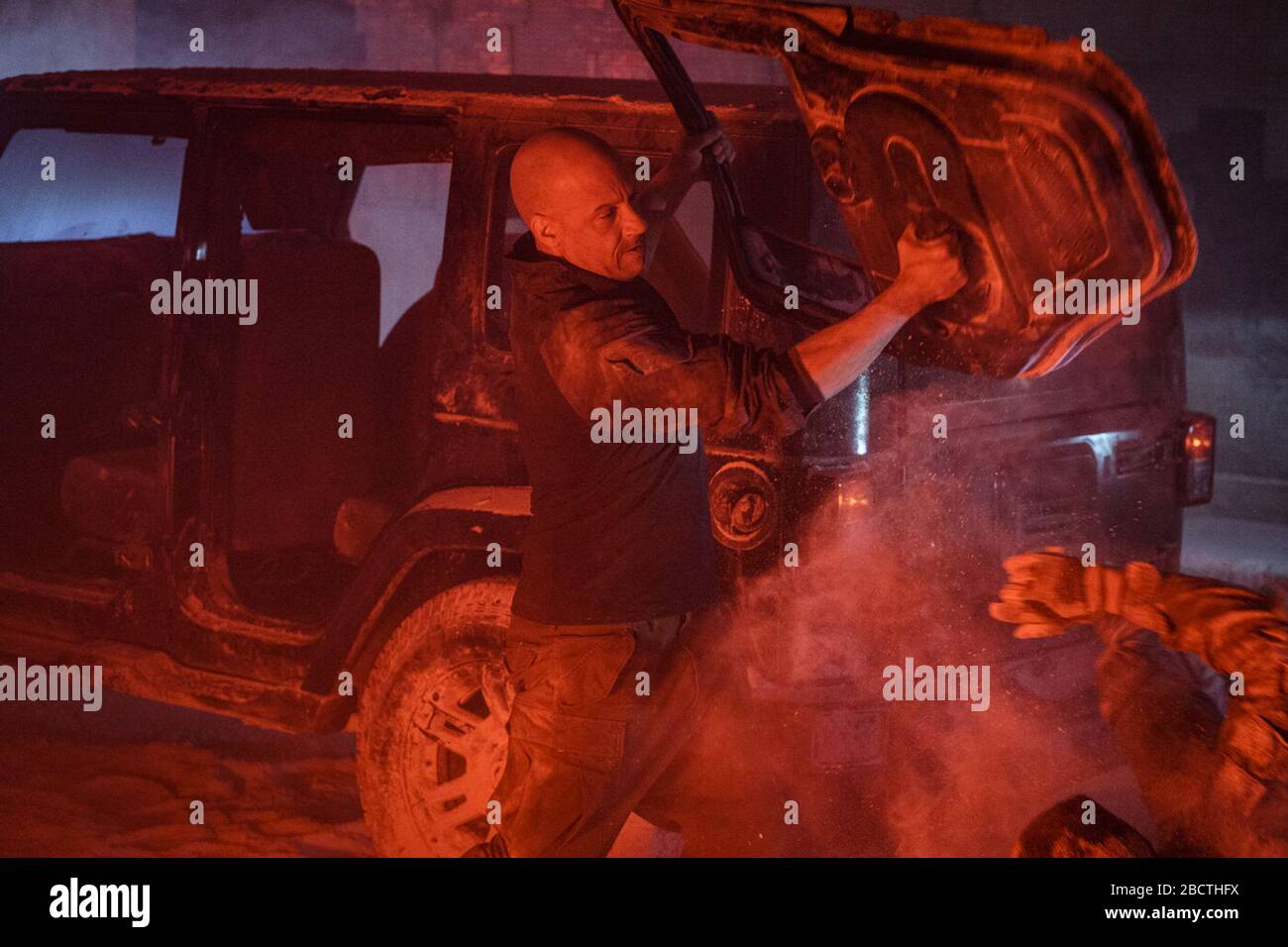 Bloodshot ist ein US-amerikanischer Superheldenfilm aus dem Jahr 2020, der auf der gleichnamigen Figur der Valiant Comics basiert und die erste Folge einer Reihe von Filmen sein soll, die in einem von Valiant Comics geteilten Kinouniversum angesiedelt sind. Dieses Foto dient nur der redaktionellen Verwendung und ist das Copyright der Filmgesellschaft bzw. des Fotografen, die von der Film- oder Produktionsfirma zugewiesen wurden und nur durch Veröffentlichungen in Verbindung mit der Förderung des oben genannten Films reproduziert werden können. Eine obligatorische Gutschrift an die Filmgesellschaft ist erforderlich. Der Fotograf sollte auch, wenn bekannt, gutgeschrieben werden. Stockfoto